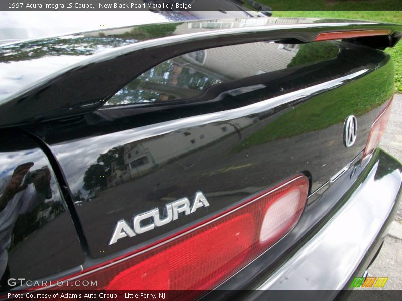 New Black Pearl Metallic / Beige 1997 Acura Integra LS Coupe