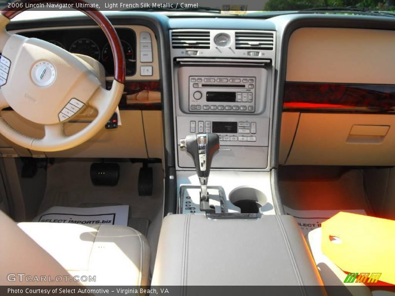 Light French Silk Metallic / Camel 2006 Lincoln Navigator Ultimate