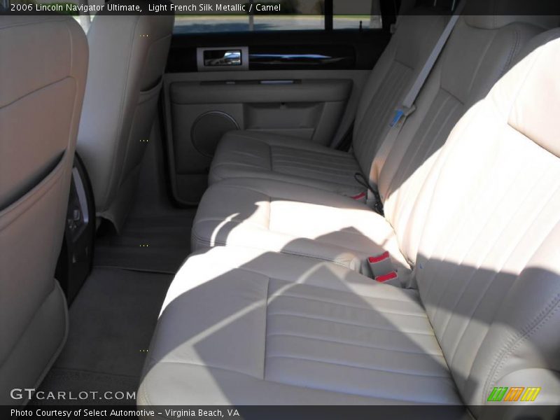 Light French Silk Metallic / Camel 2006 Lincoln Navigator Ultimate