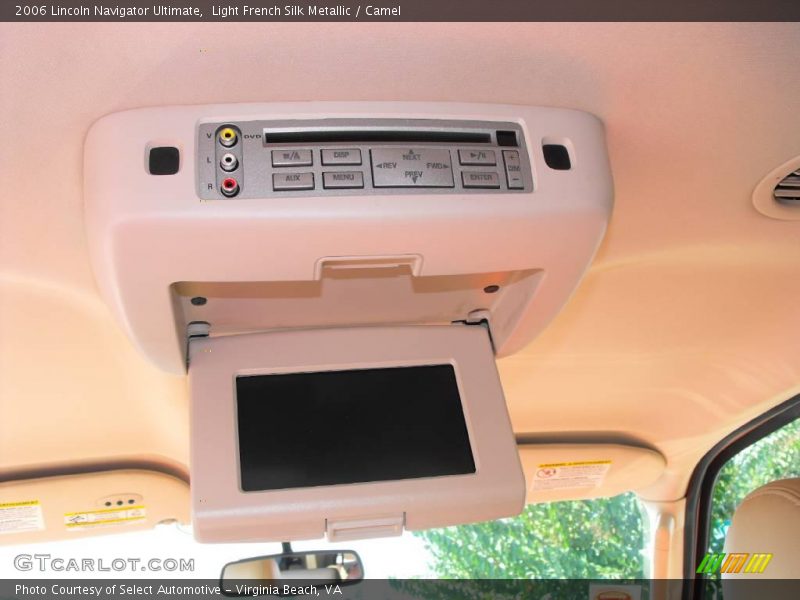 Light French Silk Metallic / Camel 2006 Lincoln Navigator Ultimate