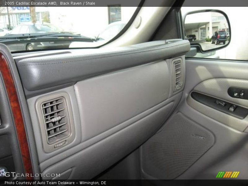 Black Raven / Shale 2005 Cadillac Escalade AWD