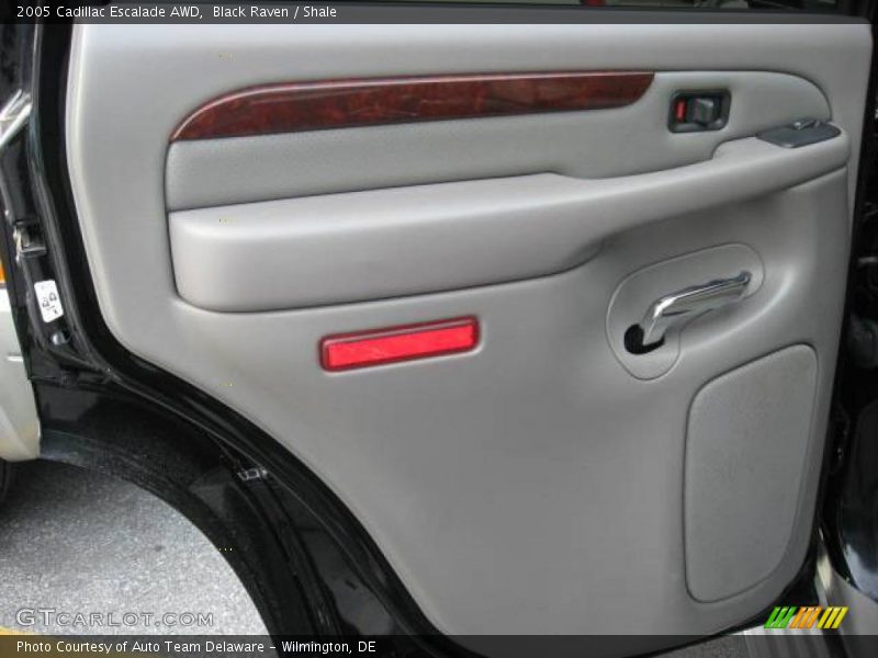 Black Raven / Shale 2005 Cadillac Escalade AWD