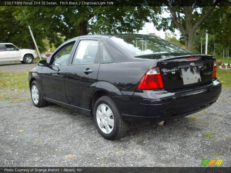 Pitch Black / Charcoal/Light Flint 2007 Ford Focus ZX4 SE Sedan