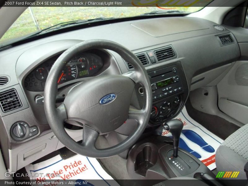 Pitch Black / Charcoal/Light Flint 2007 Ford Focus ZX4 SE Sedan