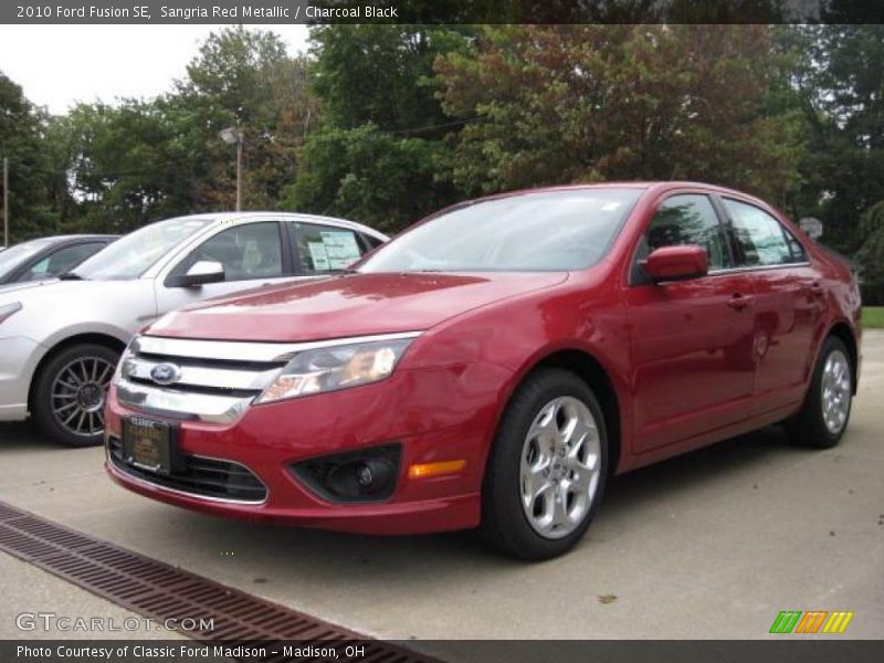 Sangria Red Metallic / Charcoal Black 2010 Ford Fusion SE