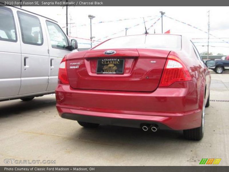 Sangria Red Metallic / Charcoal Black 2010 Ford Fusion SE