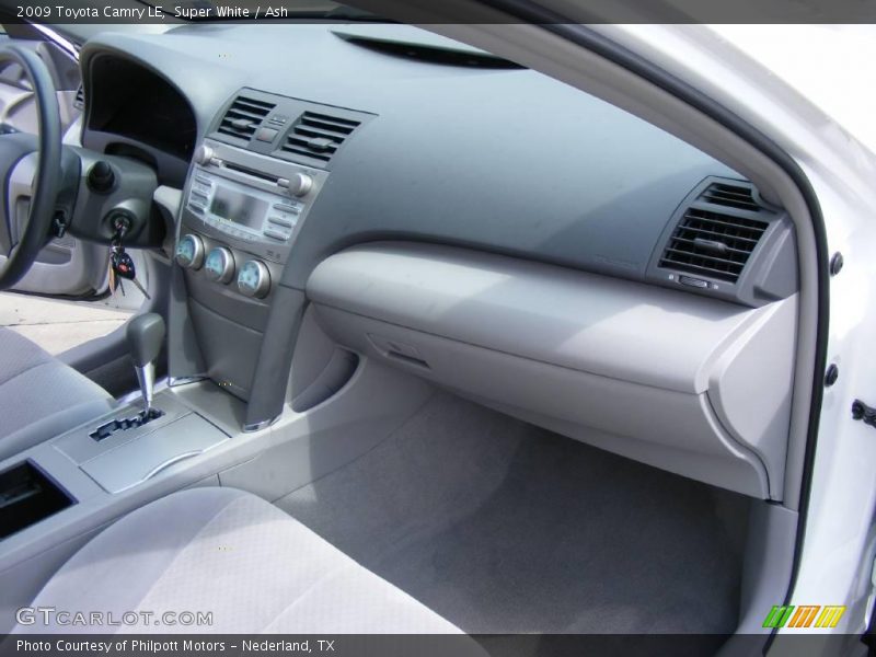 Super White / Ash 2009 Toyota Camry LE