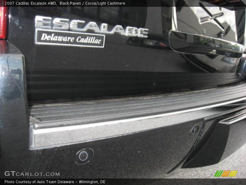 Black Raven / Cocoa/Light Cashmere 2007 Cadillac Escalade AWD
