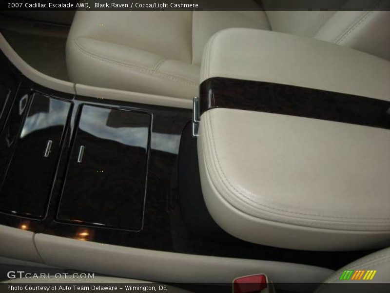 Black Raven / Cocoa/Light Cashmere 2007 Cadillac Escalade AWD