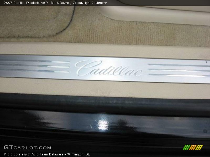 Black Raven / Cocoa/Light Cashmere 2007 Cadillac Escalade AWD