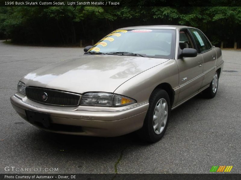 Light Sandrift Metallic / Taupe 1996 Buick Skylark Custom Sedan