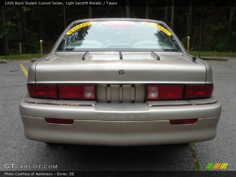 Light Sandrift Metallic / Taupe 1996 Buick Skylark Custom Sedan
