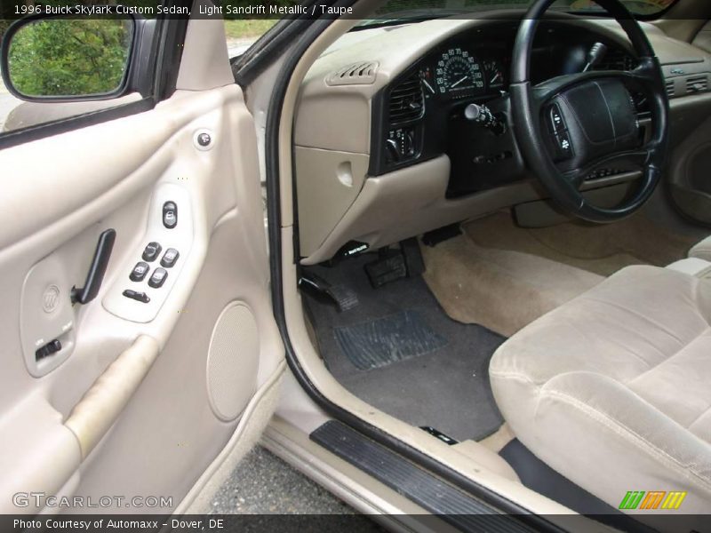 Light Sandrift Metallic / Taupe 1996 Buick Skylark Custom Sedan