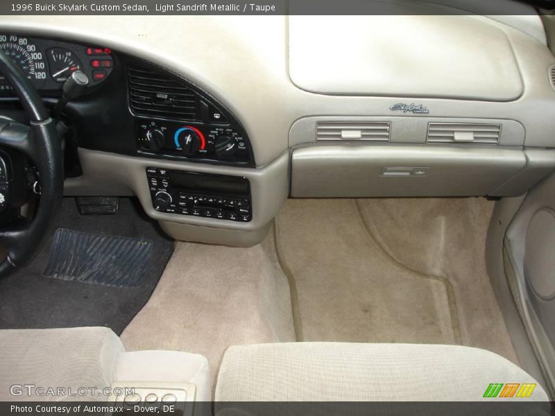 Light Sandrift Metallic / Taupe 1996 Buick Skylark Custom Sedan