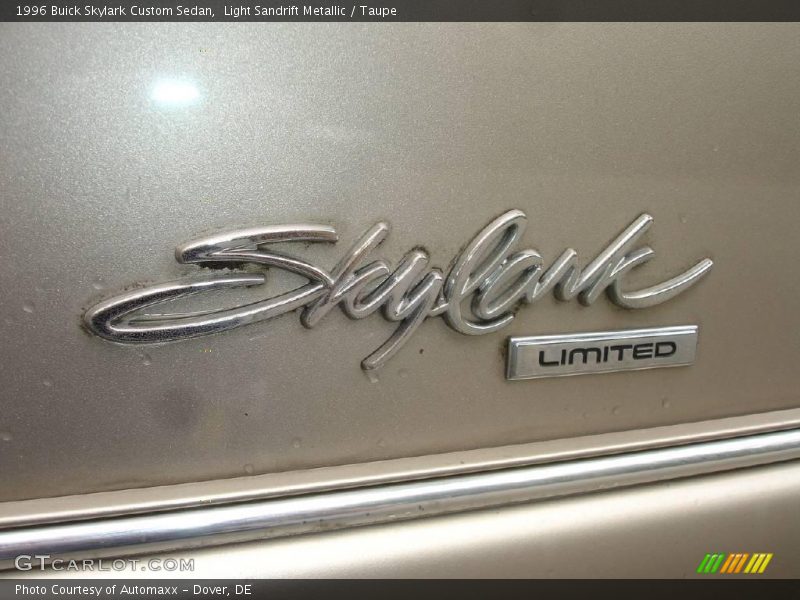Light Sandrift Metallic / Taupe 1996 Buick Skylark Custom Sedan