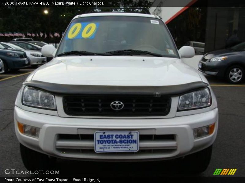 Natural White / Light Charcoal 2000 Toyota RAV4 4WD