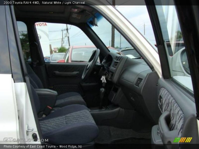 Natural White / Light Charcoal 2000 Toyota RAV4 4WD