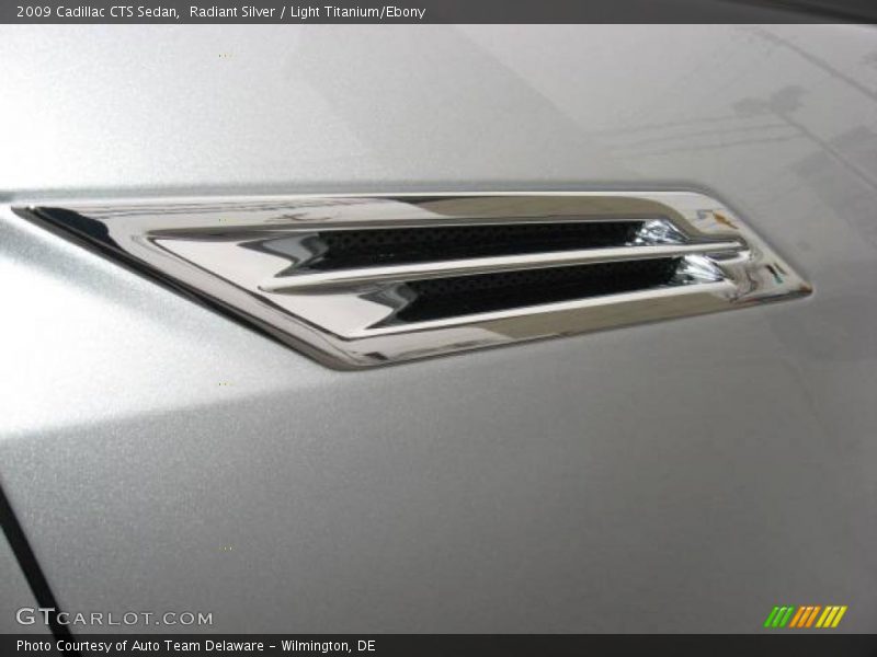 Radiant Silver / Light Titanium/Ebony 2009 Cadillac CTS Sedan