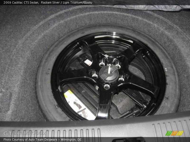 Radiant Silver / Light Titanium/Ebony 2009 Cadillac CTS Sedan