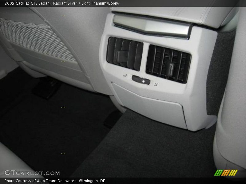 Radiant Silver / Light Titanium/Ebony 2009 Cadillac CTS Sedan