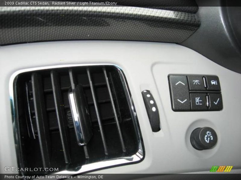 Radiant Silver / Light Titanium/Ebony 2009 Cadillac CTS Sedan