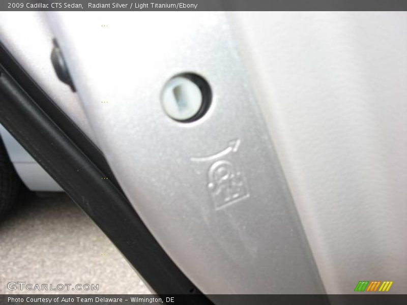 Radiant Silver / Light Titanium/Ebony 2009 Cadillac CTS Sedan