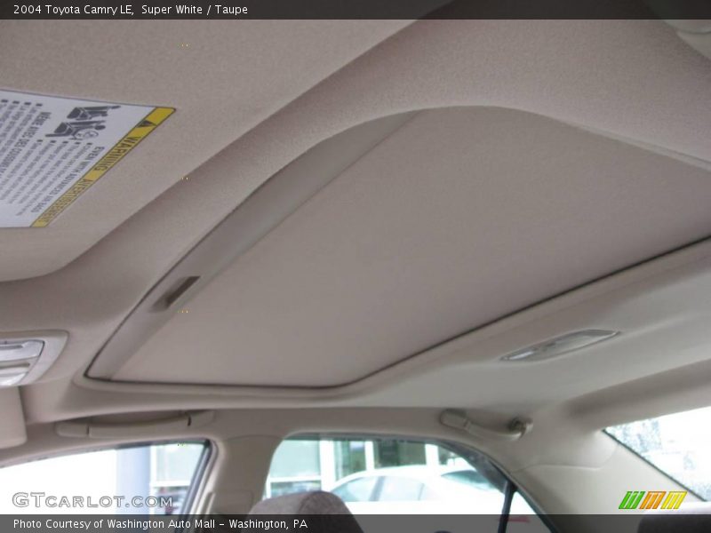 Super White / Taupe 2004 Toyota Camry LE