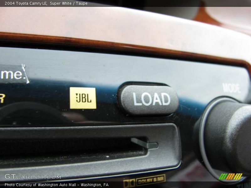 Super White / Taupe 2004 Toyota Camry LE