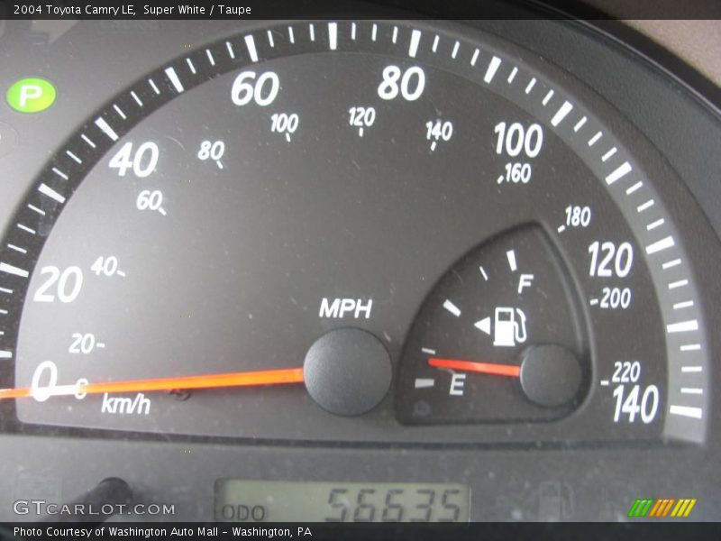 Super White / Taupe 2004 Toyota Camry LE