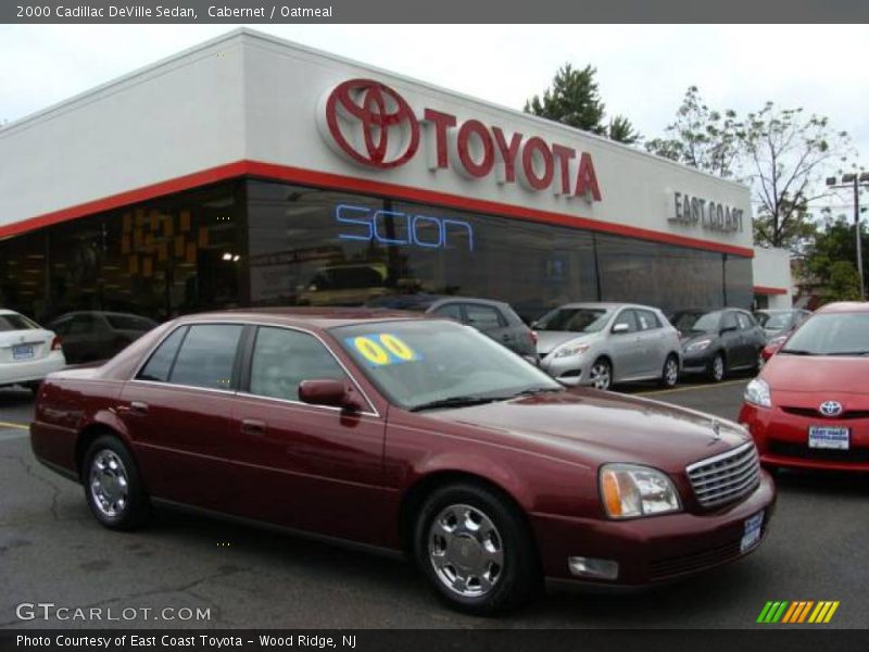 Cabernet / Oatmeal 2000 Cadillac DeVille Sedan