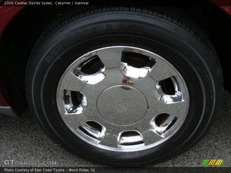 Cabernet / Oatmeal 2000 Cadillac DeVille Sedan