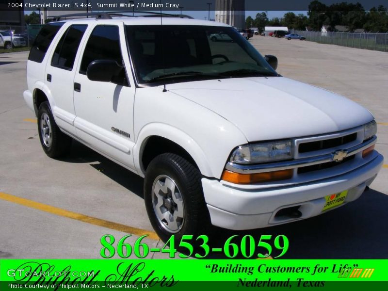 Summit White / Medium Gray 2004 Chevrolet Blazer LS 4x4