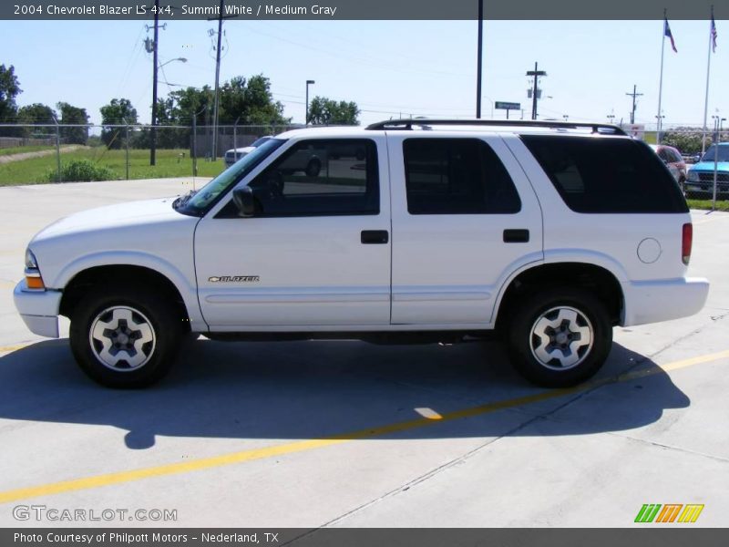 Summit White / Medium Gray 2004 Chevrolet Blazer LS 4x4