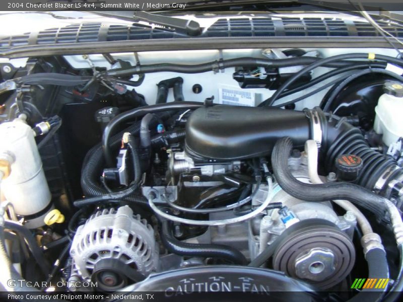 Summit White / Medium Gray 2004 Chevrolet Blazer LS 4x4