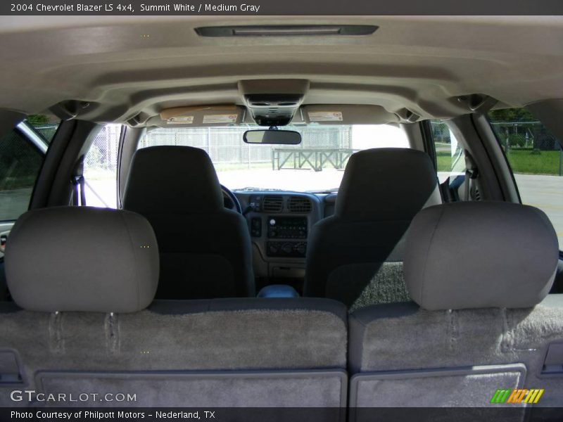 Summit White / Medium Gray 2004 Chevrolet Blazer LS 4x4