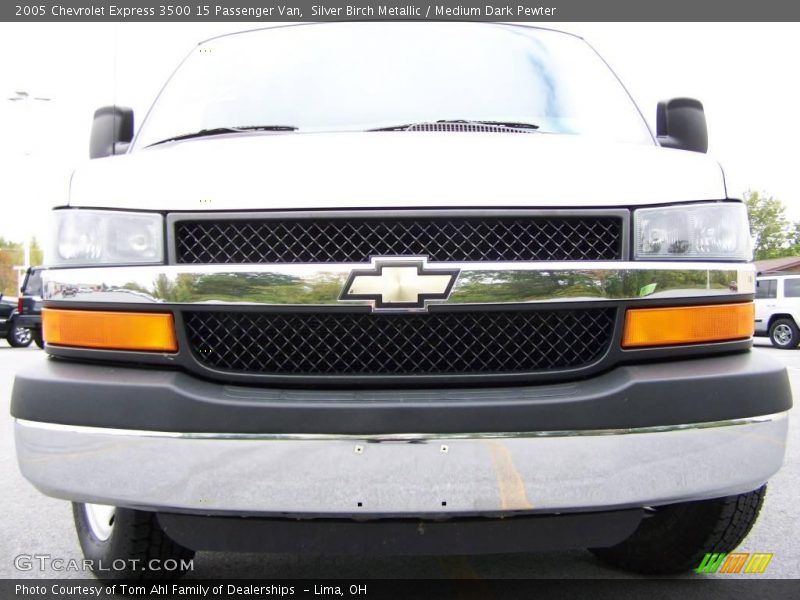 Silver Birch Metallic / Medium Dark Pewter 2005 Chevrolet Express 3500 15 Passenger Van