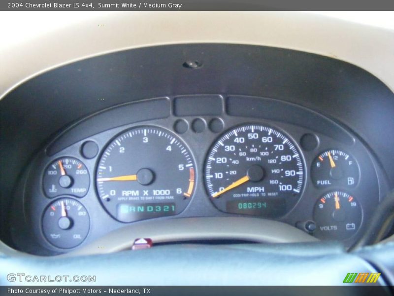 Summit White / Medium Gray 2004 Chevrolet Blazer LS 4x4