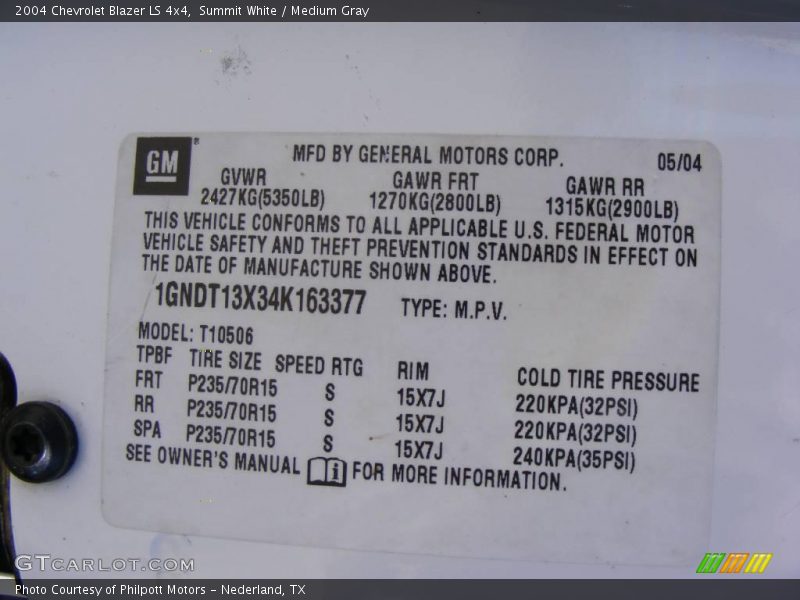 Summit White / Medium Gray 2004 Chevrolet Blazer LS 4x4