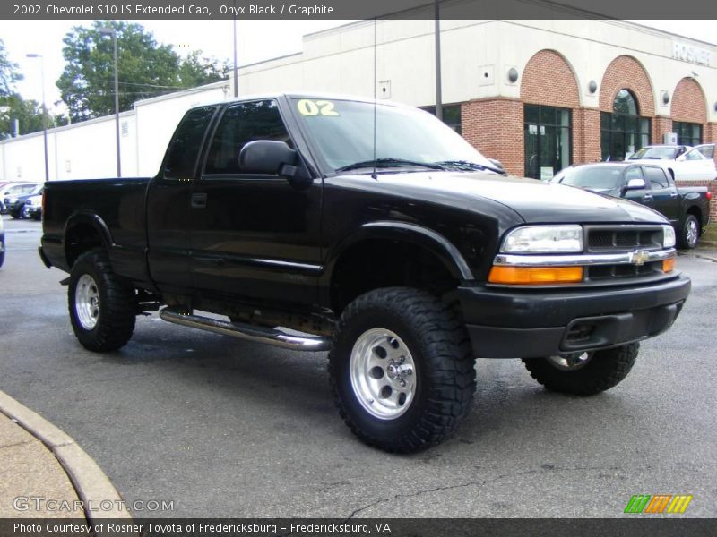 Onyx Black / Graphite 2002 Chevrolet S10 LS Extended Cab