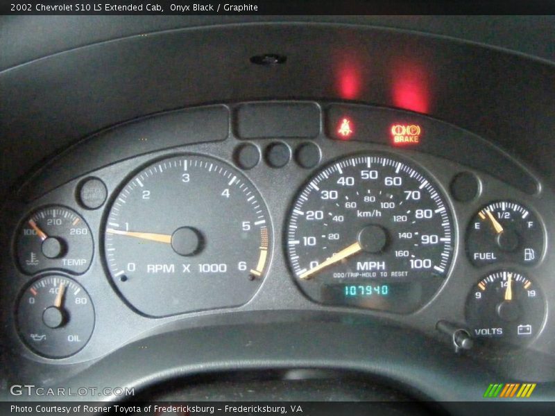 Onyx Black / Graphite 2002 Chevrolet S10 LS Extended Cab