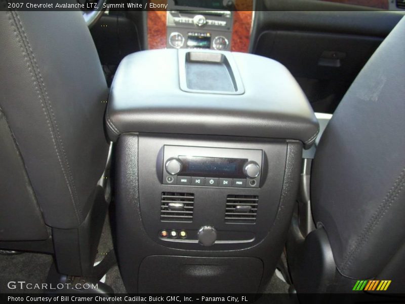 Summit White / Ebony 2007 Chevrolet Avalanche LTZ