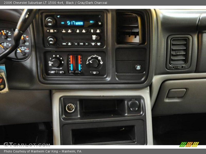 Black / Gray/Dark Charcoal 2006 Chevrolet Suburban LT 1500 4x4