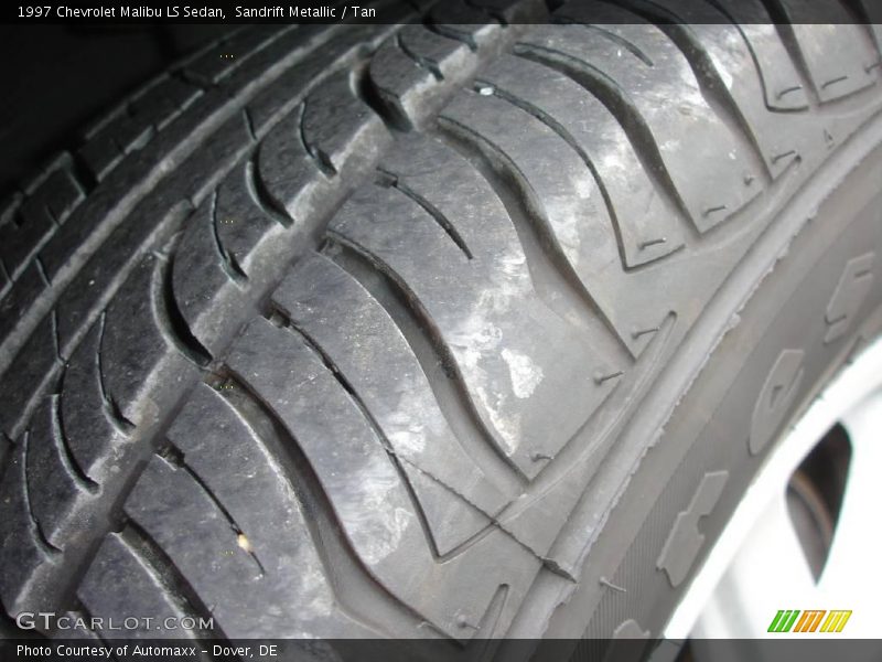 Sandrift Metallic / Tan 1997 Chevrolet Malibu LS Sedan