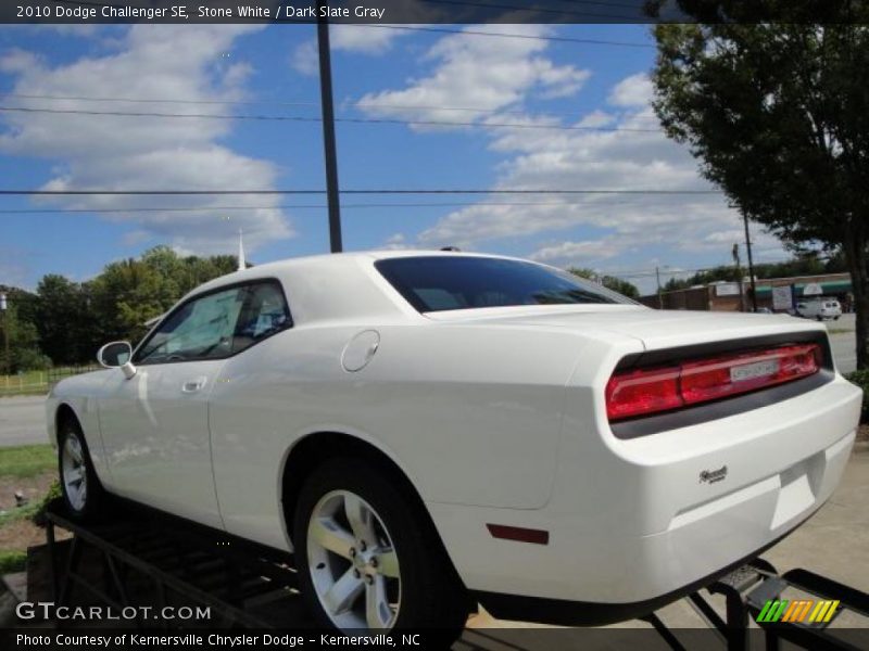 Stone White / Dark Slate Gray 2010 Dodge Challenger SE