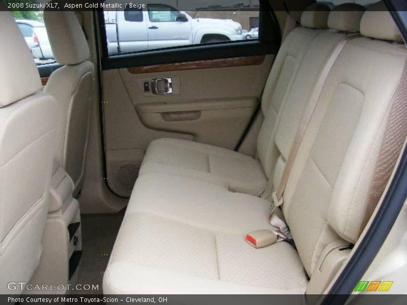 Aspen Gold Metallic / Beige 2008 Suzuki XL7