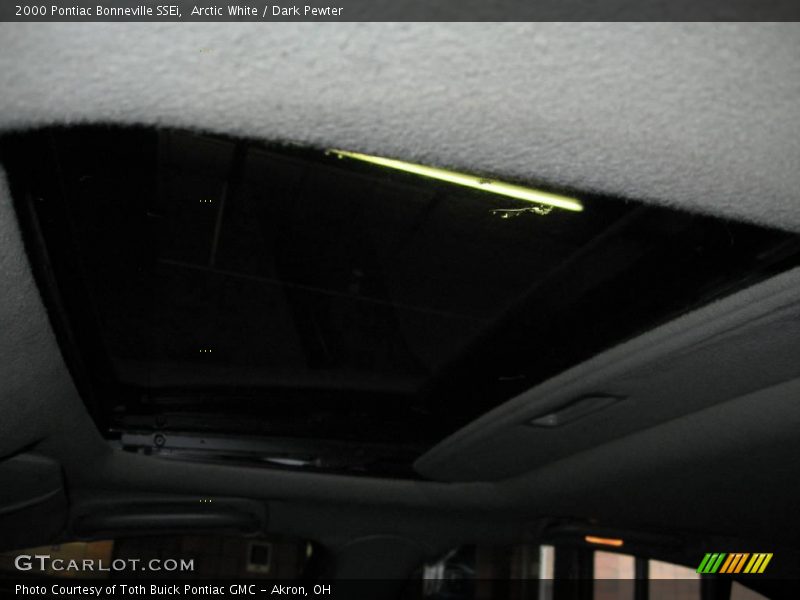 Arctic White / Dark Pewter 2000 Pontiac Bonneville SSEi