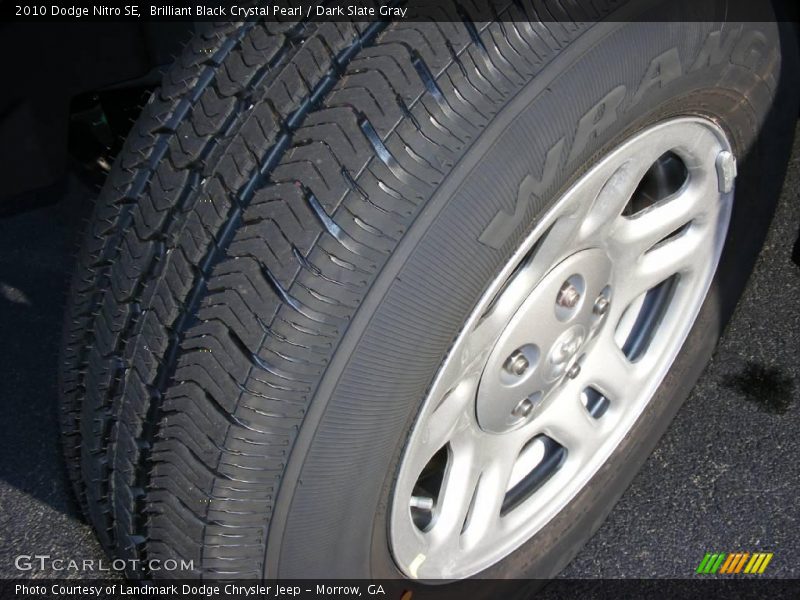 Brilliant Black Crystal Pearl / Dark Slate Gray 2010 Dodge Nitro SE