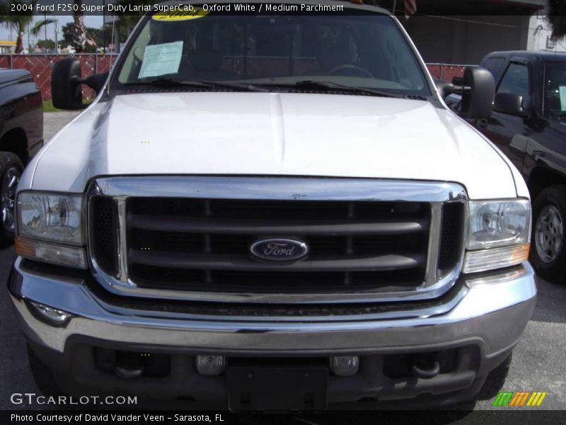 Oxford White / Medium Parchment 2004 Ford F250 Super Duty Lariat SuperCab