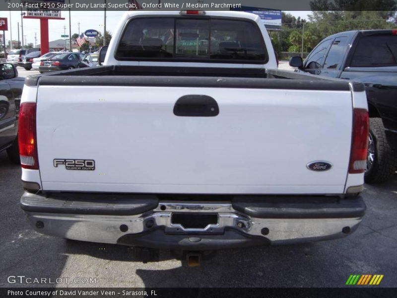 Oxford White / Medium Parchment 2004 Ford F250 Super Duty Lariat SuperCab