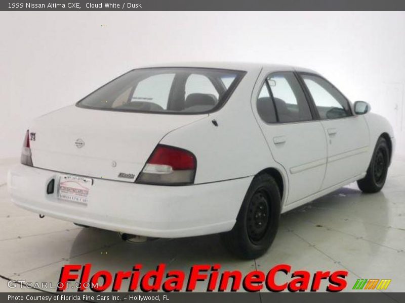 Cloud White / Dusk 1999 Nissan Altima GXE